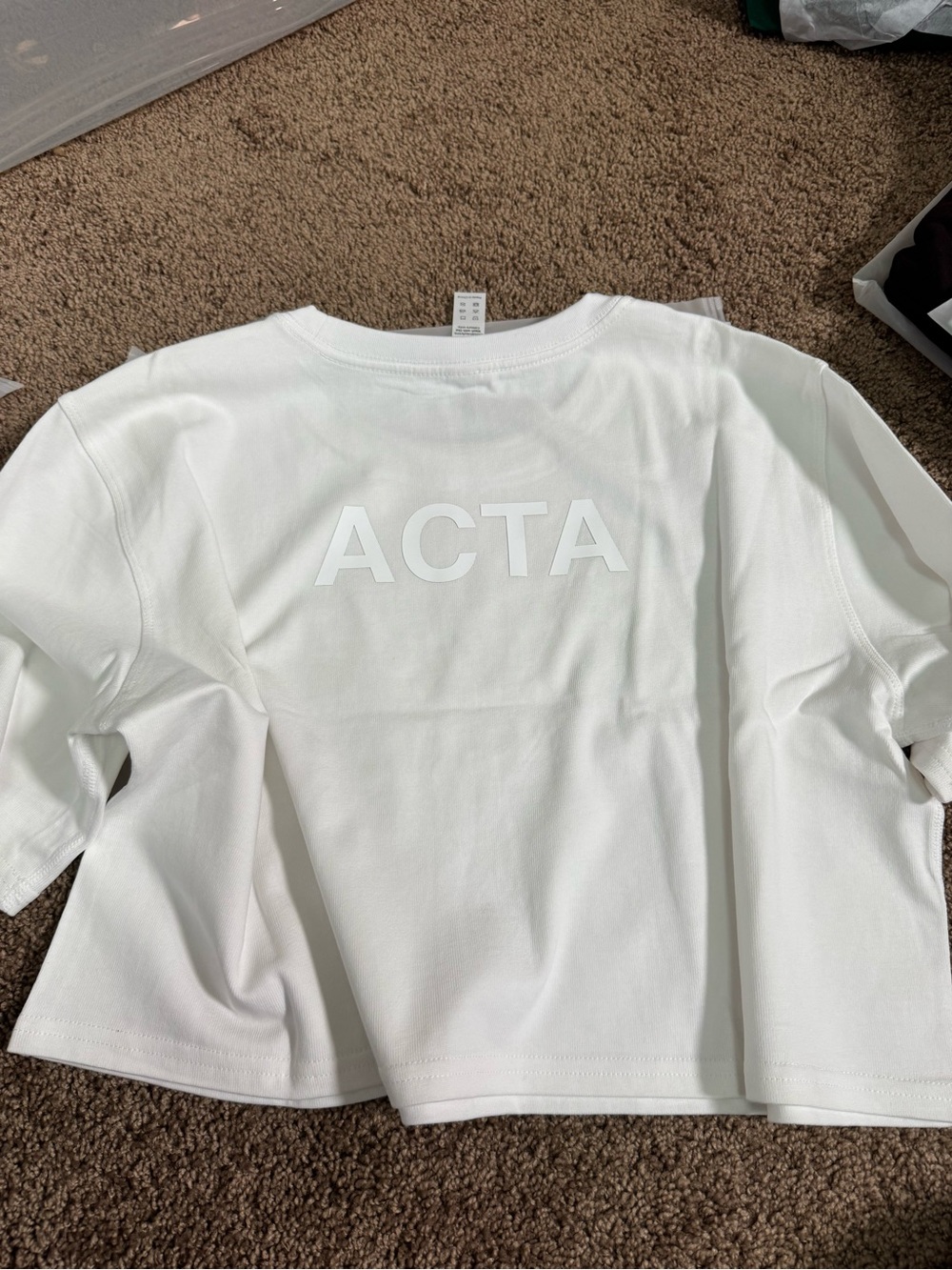 ACTA Cropped Tee Medium